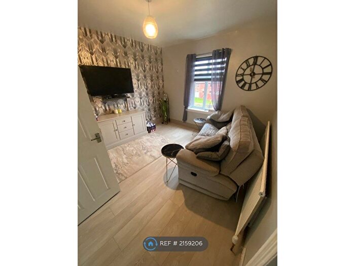 2 Bedroom Flat To Rent In Queens Road, Hodthorpe, Worksop, S80