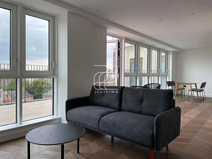 2 Bedroom Flat To Rent In Canning House, London, KT1