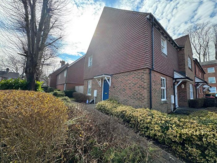 2 Bedroom Flat To Rent In Denne Road, Southgate, Crawley, RH11
