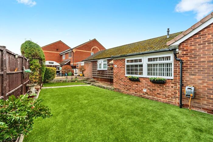 2 Bedroom Bungalow For Sale In Crabwood Close, Southampton, Hampshire, SO16