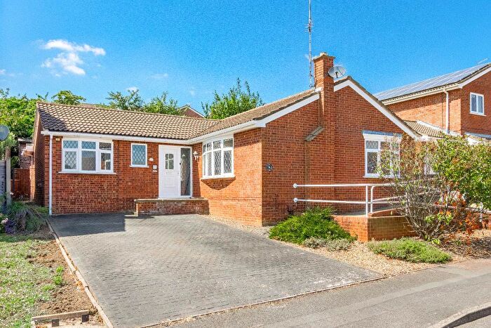 3 Bedroom Detached Bungalow For Sale In Connolly Drive, Rothwell, NN14
