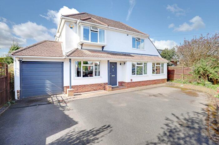4 Bedroom Detached House For Sale In Ilkley Road, Reading, RG4