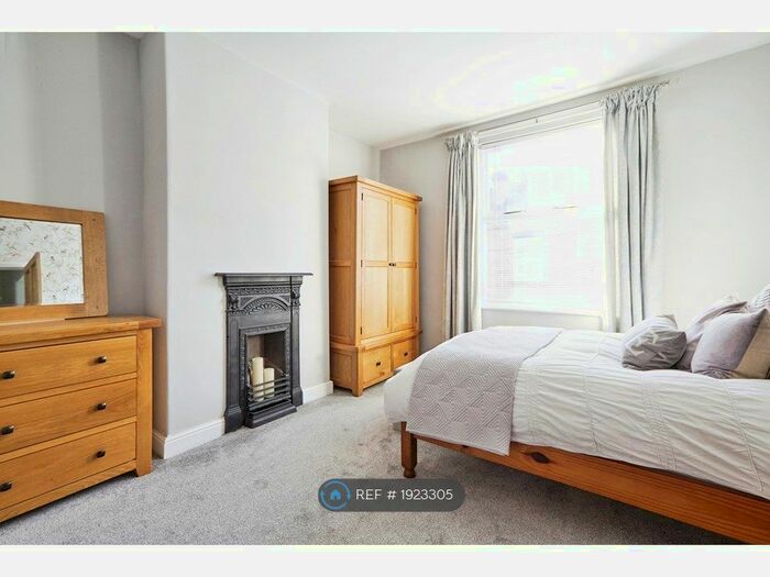 2 Bedroom Terraced House To Rent In Vicarage Street, Leeds, LS5