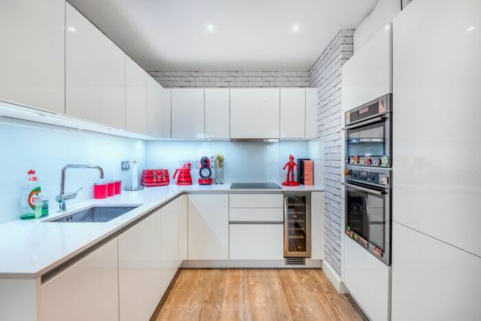 1 Bedroom Flat To Rent In Cable Walk, London, SE10