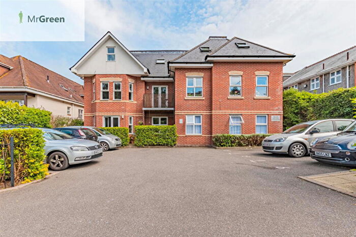 2 Bedroom Flat To Rent In Cambridge Road, Bournemouth, BH2