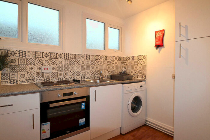 2 Bedroom Apartment To Rent In Stretten Avenue, CB4