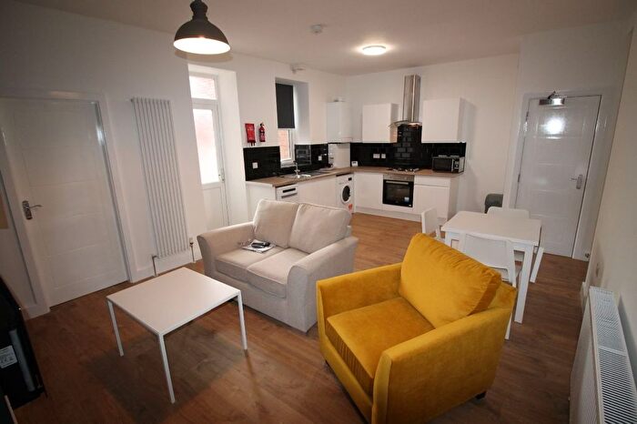 2 Bedroom Flat To Rent In Warwick Street, Newcastle Upon Tyne, NE6