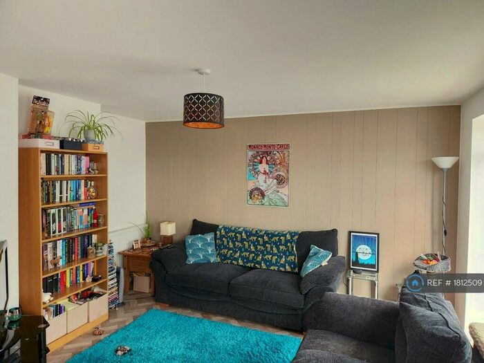 2 Bedroom Flat To Rent In Lomaine Drive, Birmingham, B30