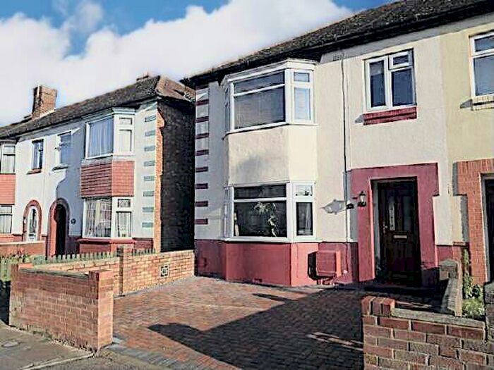 3 Bedroom Semi-Detached House To Rent In Broad Avenue Bedford, MK42