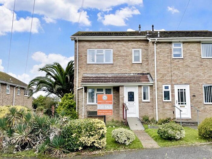 3 Bedroom Semi Detached House For Sale In Lodge Way, Weymouth, DT4
