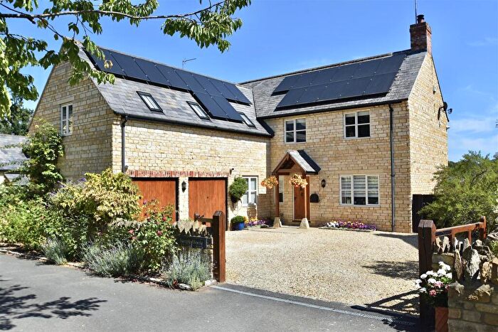 4 Bedroom Detached House For Sale In Steeple House, Souldern, OX27