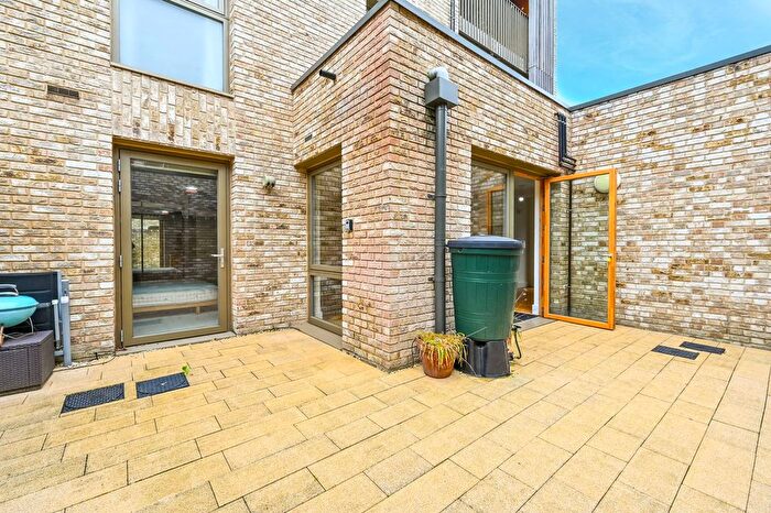 1 Bedroom Terraced House To Rent In Balls Pond Road, De Beauvoir Town, London, N1