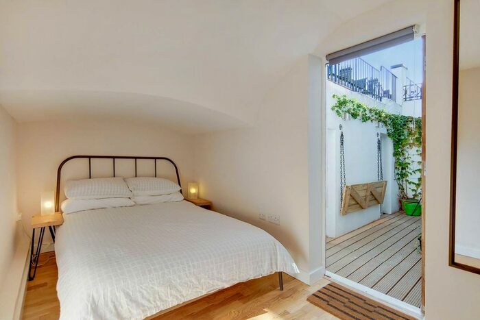 1 Bedroom Flat To Rent In Waldegrave Road, Crystal Palace, London, SE19