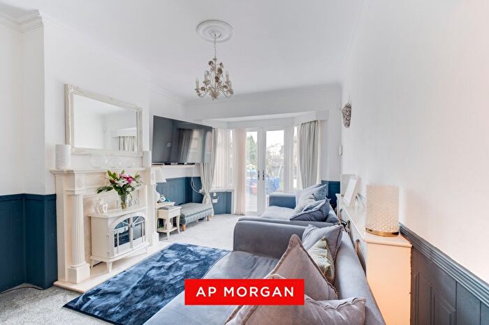 4 Bedroom Semi-detached House For Sale In Southam Road, Birmingham, West Midlands, B28