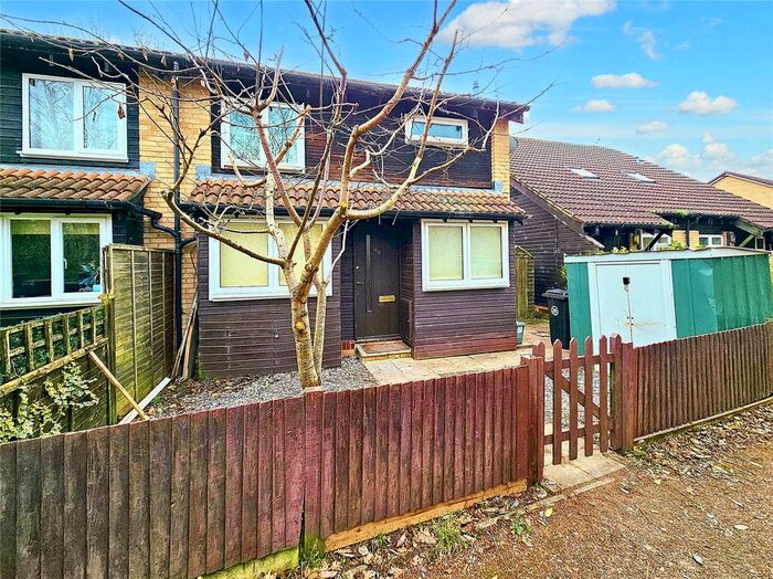 1 Bedroom End Of Terrace House To Rent In Willowmead Close, Woking, Surrey, GU21