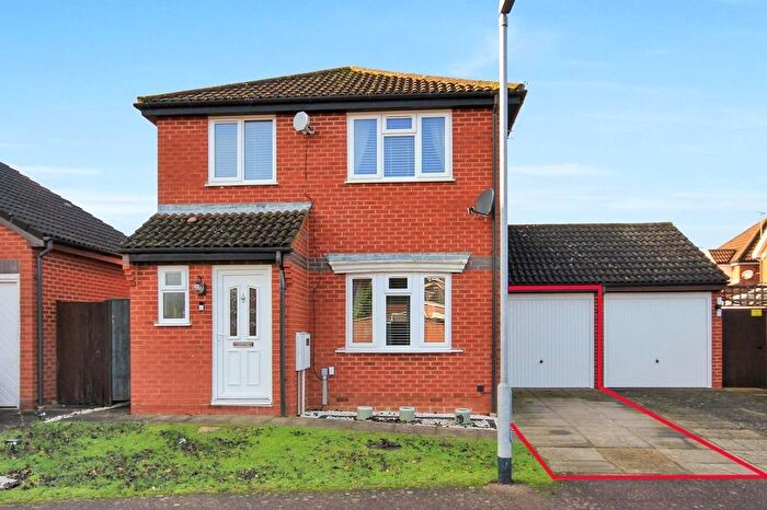 3 Bedroom Detached House For Sale In Beech Drive, Wellingborough, NN8