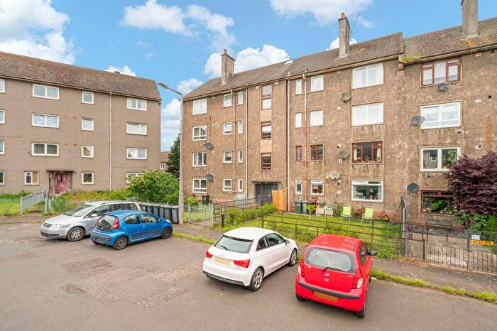 3 Bedroom Flat For Sale In / Wester Drylaw Row, Edinburgh, EH4