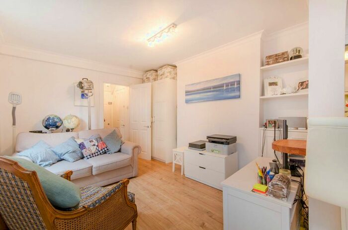 1 Bedroom Flat To Rent In Archway Road, Highgate, London, N6