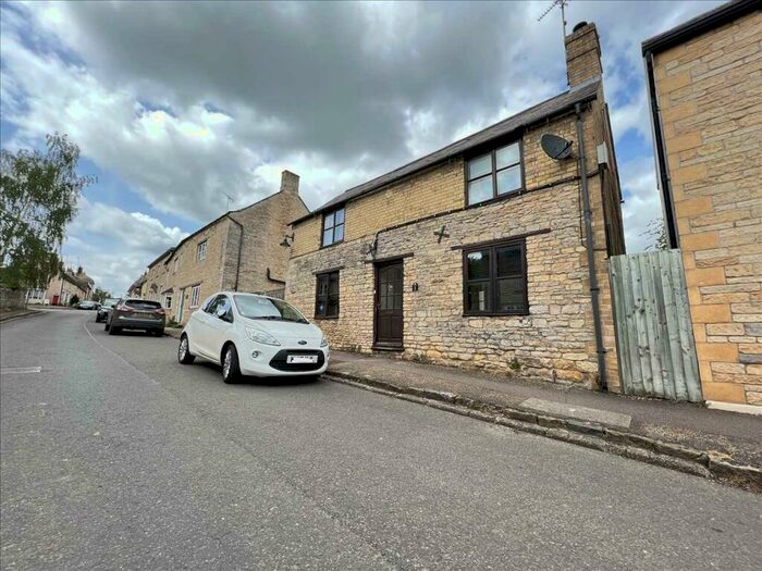 2 Bedroom Detached House For Sale In Bridge Street, Kings Cliffe, PE8