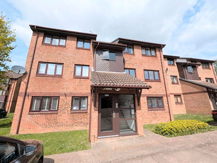 2 Bedroom Flat To Rent In Wallis Way, Horsham, RH13