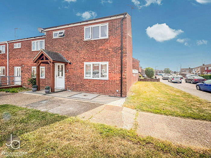 4 Bedroom Semi-Detached House To Rent In Long Meadows, Harwich, CO12