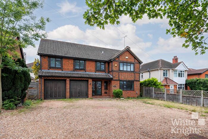 4 Bedroom Detached House For Sale In Basingstoke Road, Spencers Wood, Reading, RG7