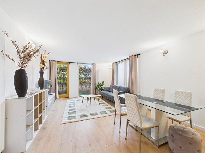 2 Bedroom Flat To Rent In North Greenwich, SE10