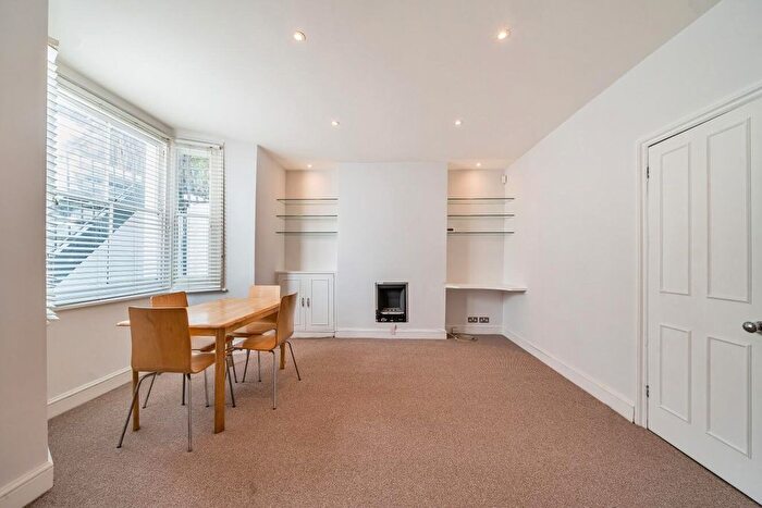 1 Bedroom Flat To Rent In Wandsworth Road, Wandsworth, London, SW8