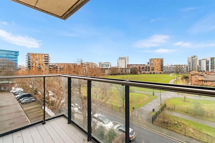 2 Bedroom Flat To Rent In Fizzy Poplar, Lindfield Street, Poplar, E14