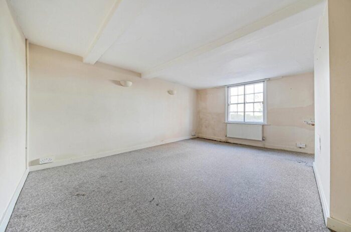 3 Bedroom Terraced House For Sale In St. Pancras, Chichester, PO19
