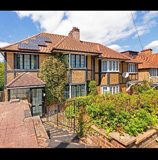 3 Bedroom Semi-detached House For Sale In Haydn Avenue, Purley, CR8
