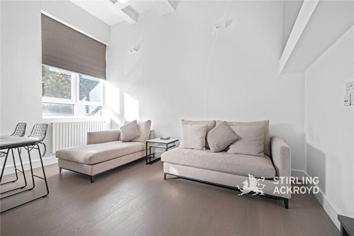 1 Bedroom Apartment To Rent In Bethnal Green Road, Bethnal Green, London, E2