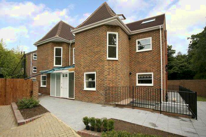 2 Bedroom Flat To Rent In Church Road, Ham, Richmond, Surrey, Uk, TW10