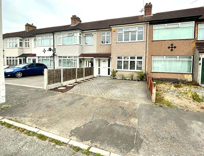 3 Bedroom Terraced House To Rent In Lynton Avenue, Romford, RM7