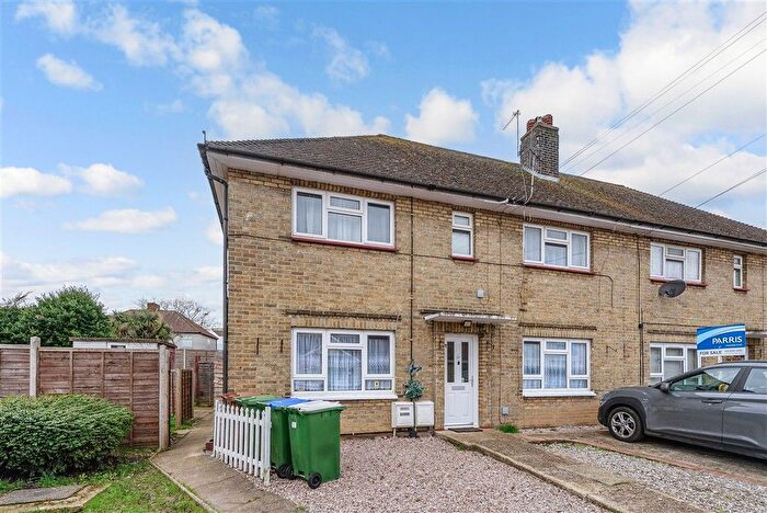 2 Bedroom Maisonette For Sale In St. John's Road, Welling, Kent, DA16