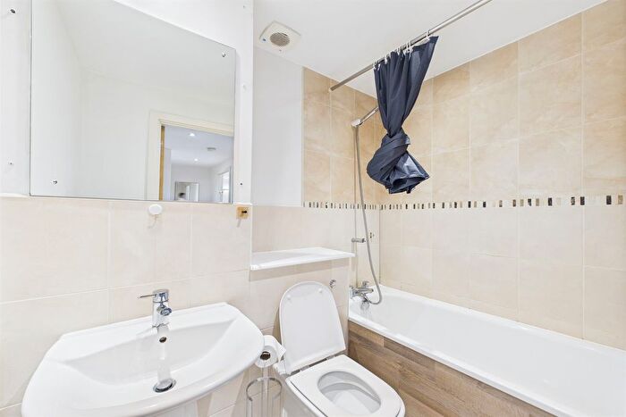 1 Bedroom Flat To Rent In The Hicking Building, Queens Road, NG2