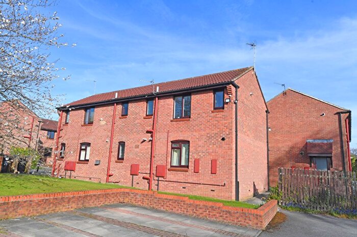 1 Bedroom Flat For Sale In Birchwood Mews, Harrogate, HG2