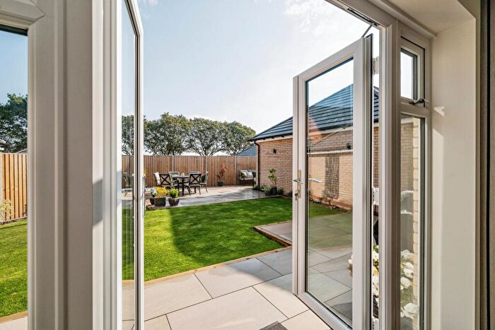 4 Bedroom Detached House For Sale In Metcalf Road, Norwich, NR13