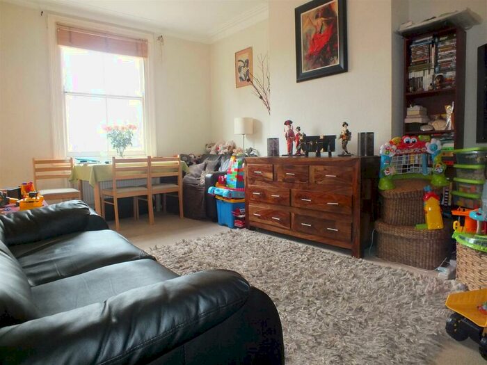 1 Bedroom Apartment To Rent In Surbiton, KT6