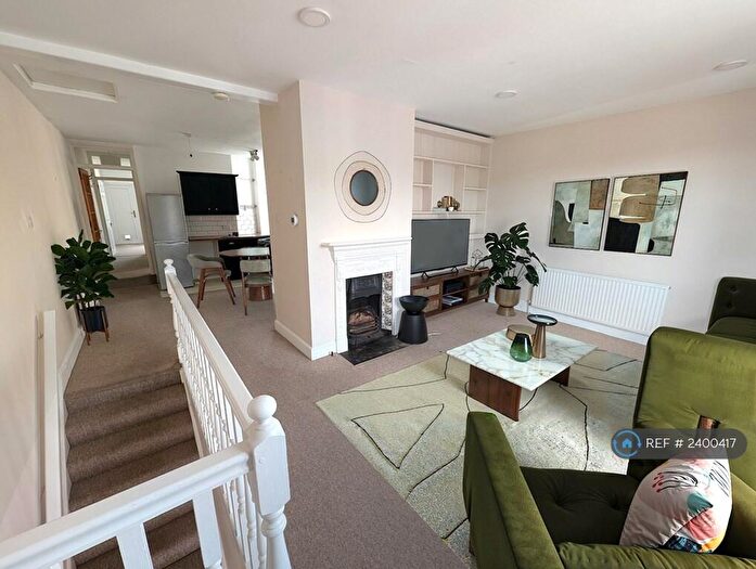 2 Bedroom Flat To Rent In Crescent Road, Brighton, BN2