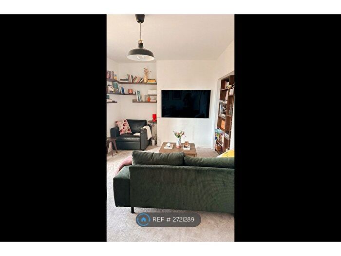 3 Bedroom Maisonette To Rent In Jevons House, London, NW8