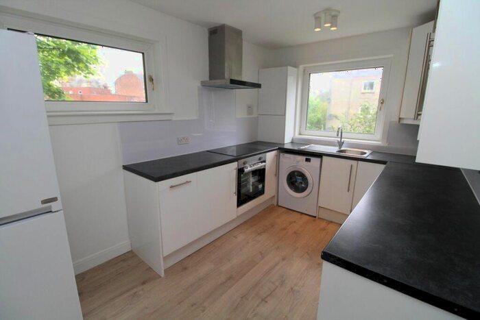 2 Bedroom Flat To Rent In Charles Avenue, Renfrew, PA4