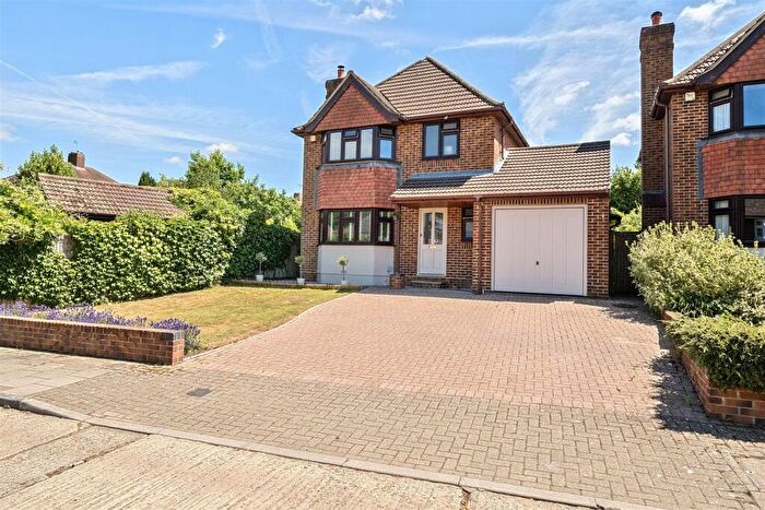 3 Bedroom Detached House For Sale In Heath Side, Crofton, BR5