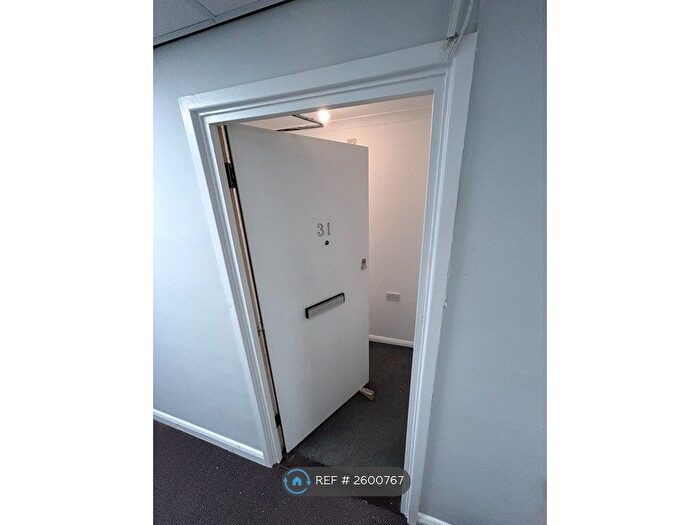 1 Bedroom Flat To Rent In Tyrell Court, Southampton, SO18