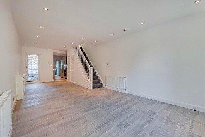 3 Bedroom House To Rent In Provincial Terrace, Penge, SE20