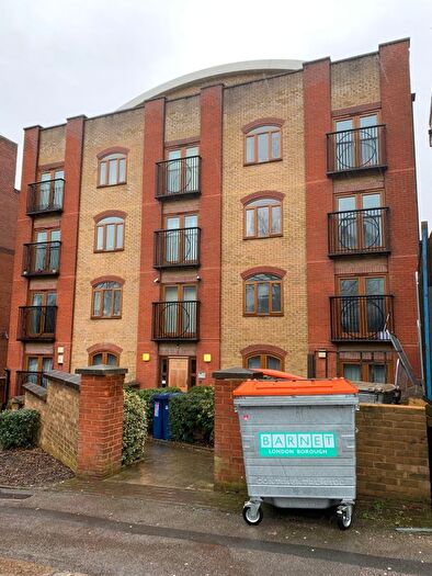 2 Bedroom Flat To Rent In Approach Road, Barnet, EN4
