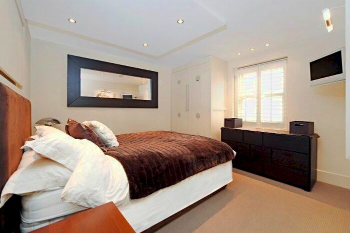 2 Bedroom Flat To Rent In Queen's Gate, London, SW7