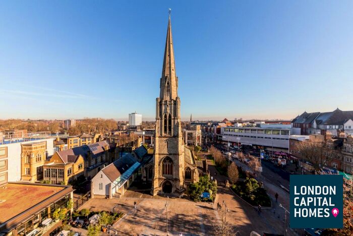 3 Bedroom Flat To Rent In New Broadway, London, W5