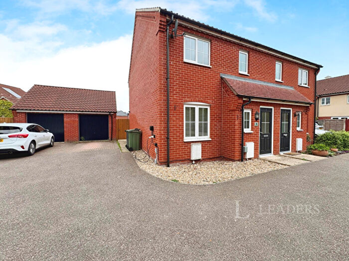 3 Bedroom Semi-Detached House To Rent In Jeckyll Road, NR18