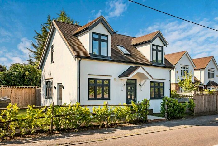 3 Bedroom Detached House To Rent In Guildford Road, Normandy, Guildford, GU3